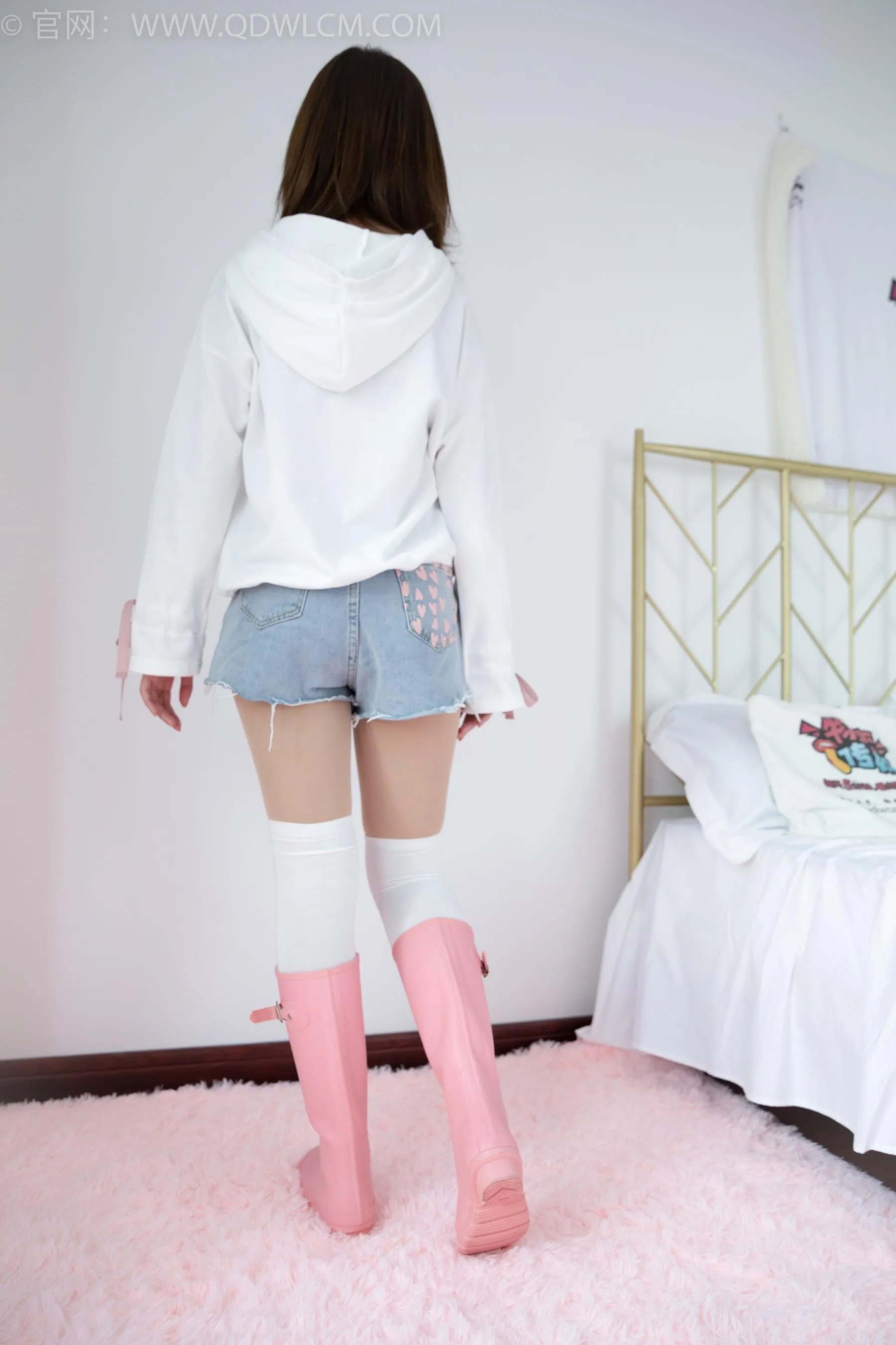 物恋传媒 NO.1509 婷婷-黑色的花 [162P]插图2